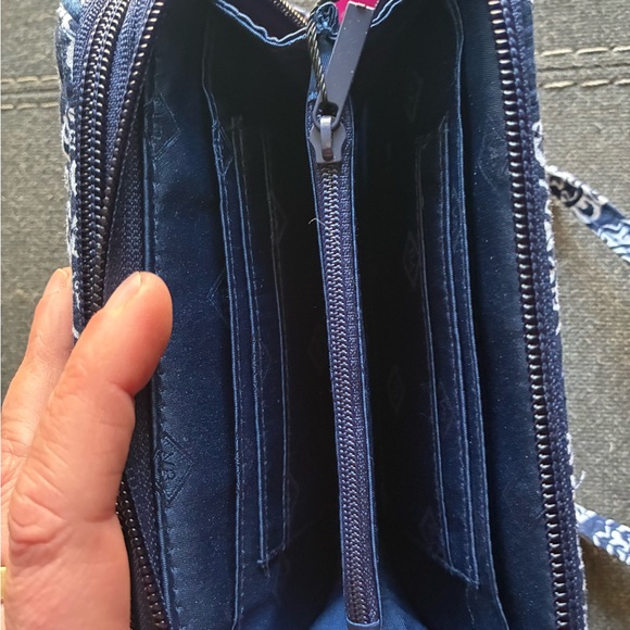 Vera Bradley Navy and White Paisley Crossbody Bag - Picture 6 of 6